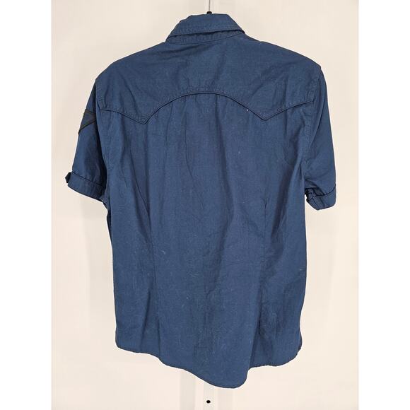 GUESS Mens Sz M Short Sleeve Button Up Utility Shirt Blue Patch Sleeve NEW - Picture 4 of 4